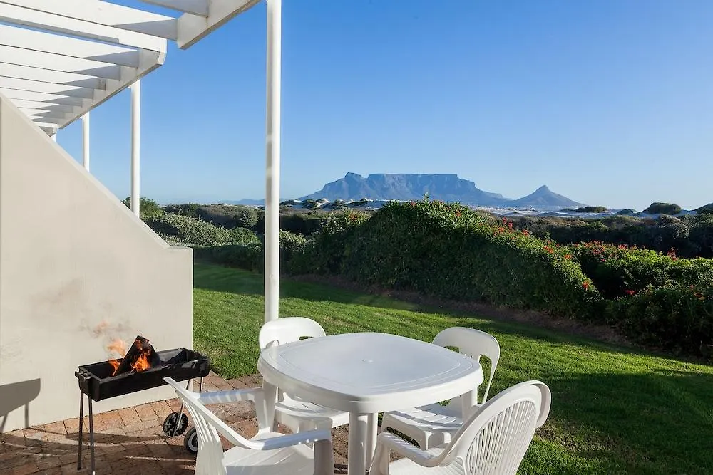 Dolphin Beach Hotel Self Catering Apartments Bloubergstrand 4*,