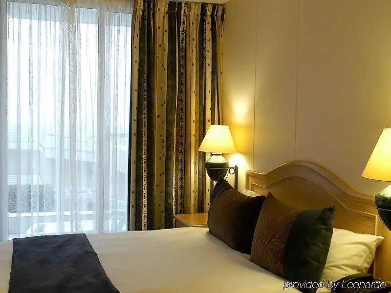 Dolphin Beach Hotel Self Catering Apartments Bloubergstrand 4*,  South Africa