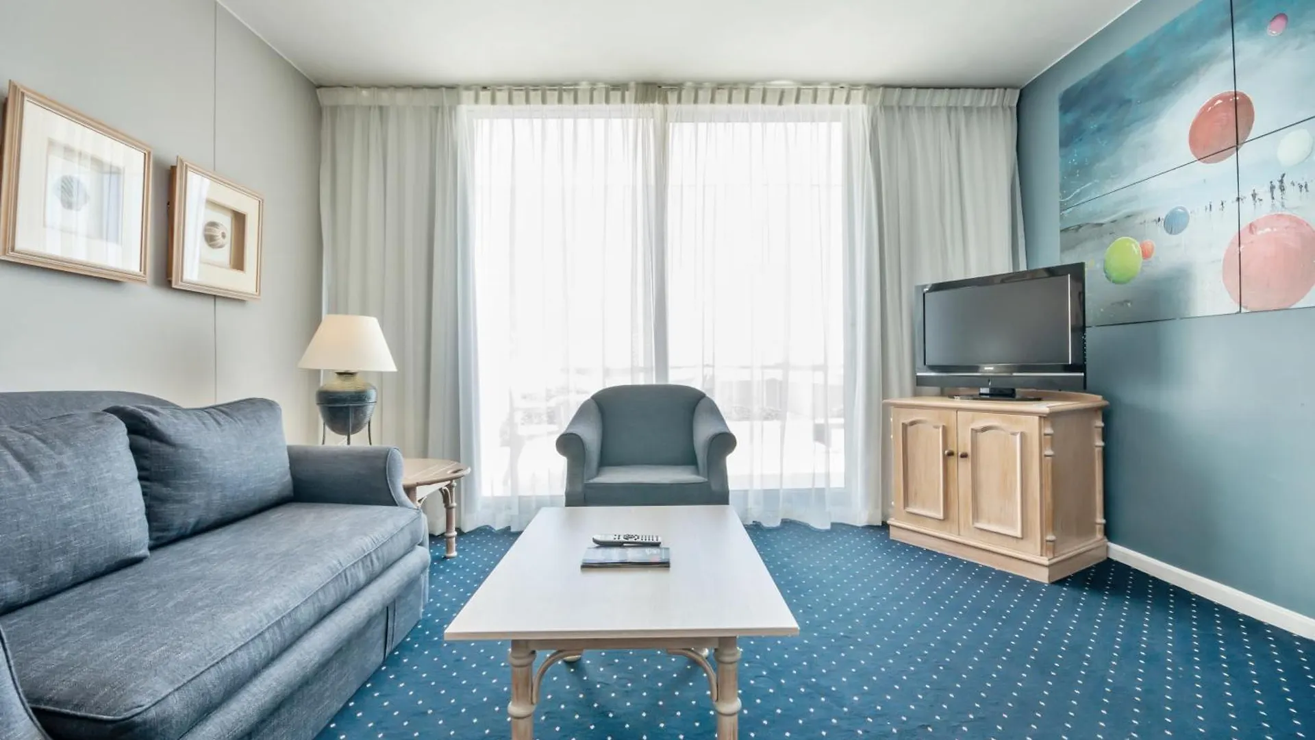 Dolphin Beach Hotel Self Catering Apartments Bloubergstrand 4*,  South Africa