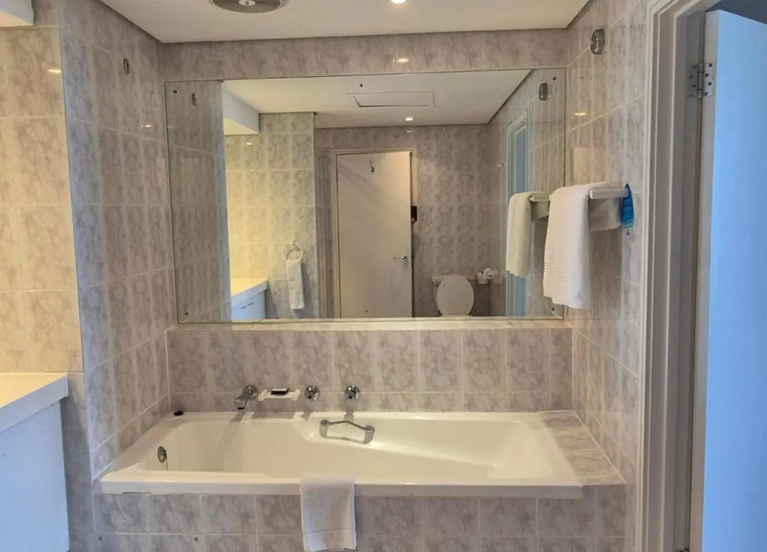 Dolphin Beach Hotel Self Catering Apartments Bloubergstrand 4*,