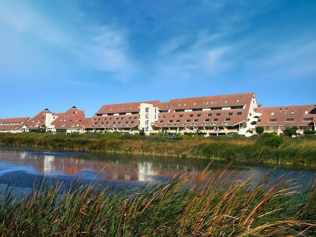 Dolphin Beach Hotel Self Catering Apartments Bloubergstrand 4*,